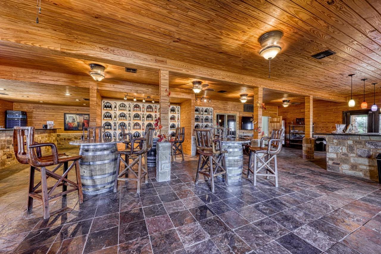 The Olive @ Mendelbaum Winery Guest Cabins Otel Fredericksburg Dış mekan fotoğraf