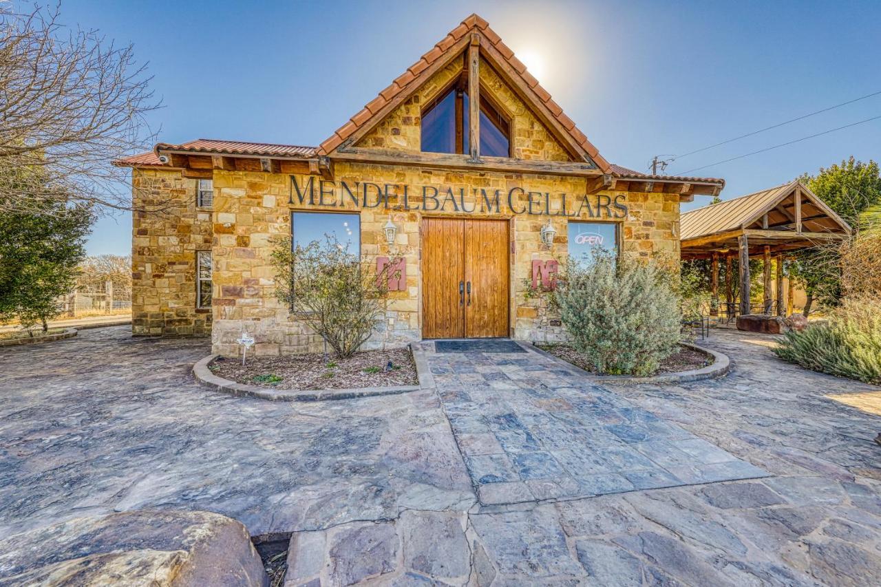 The Olive @ Mendelbaum Winery Guest Cabins Otel Fredericksburg Dış mekan fotoğraf